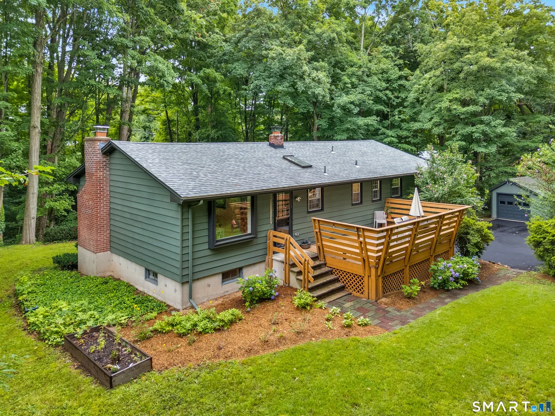 Photo of 844 Middletown Avenue