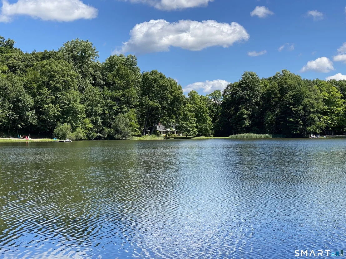 Photo of 556 Simsbury Road