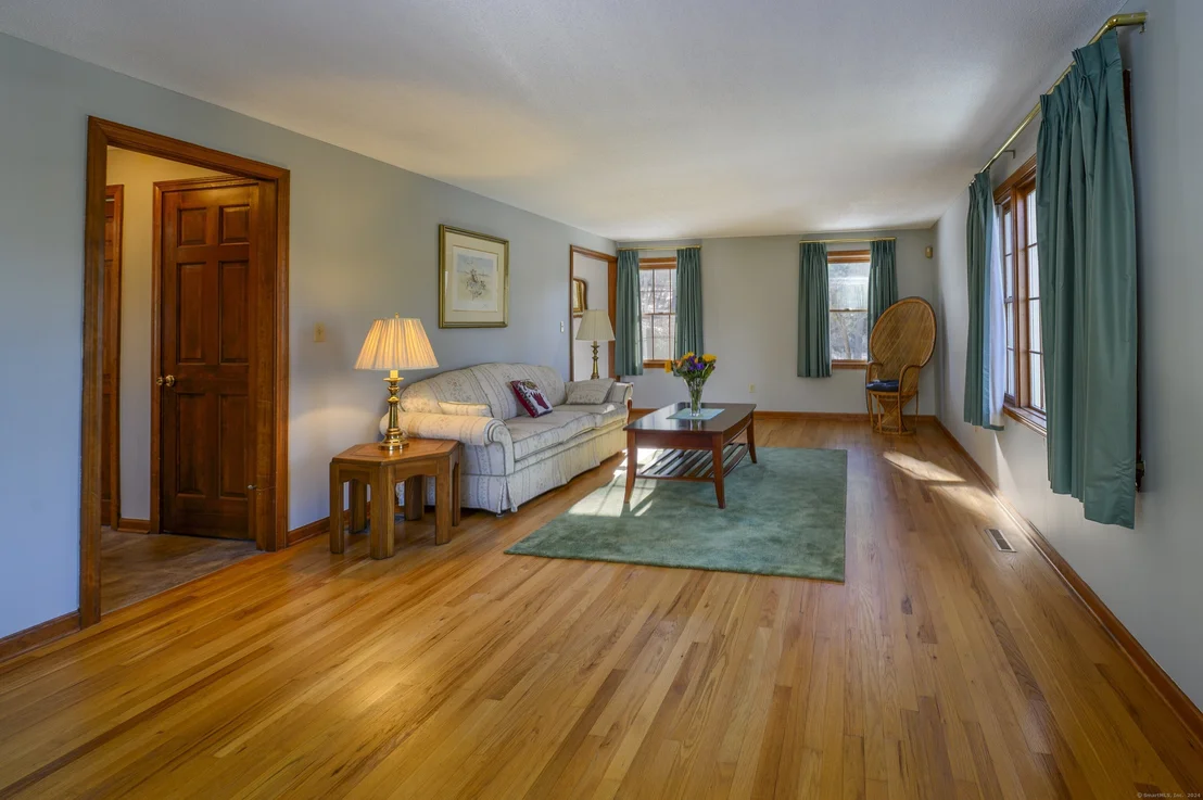 Photo of 1352 Wolf Hill Road