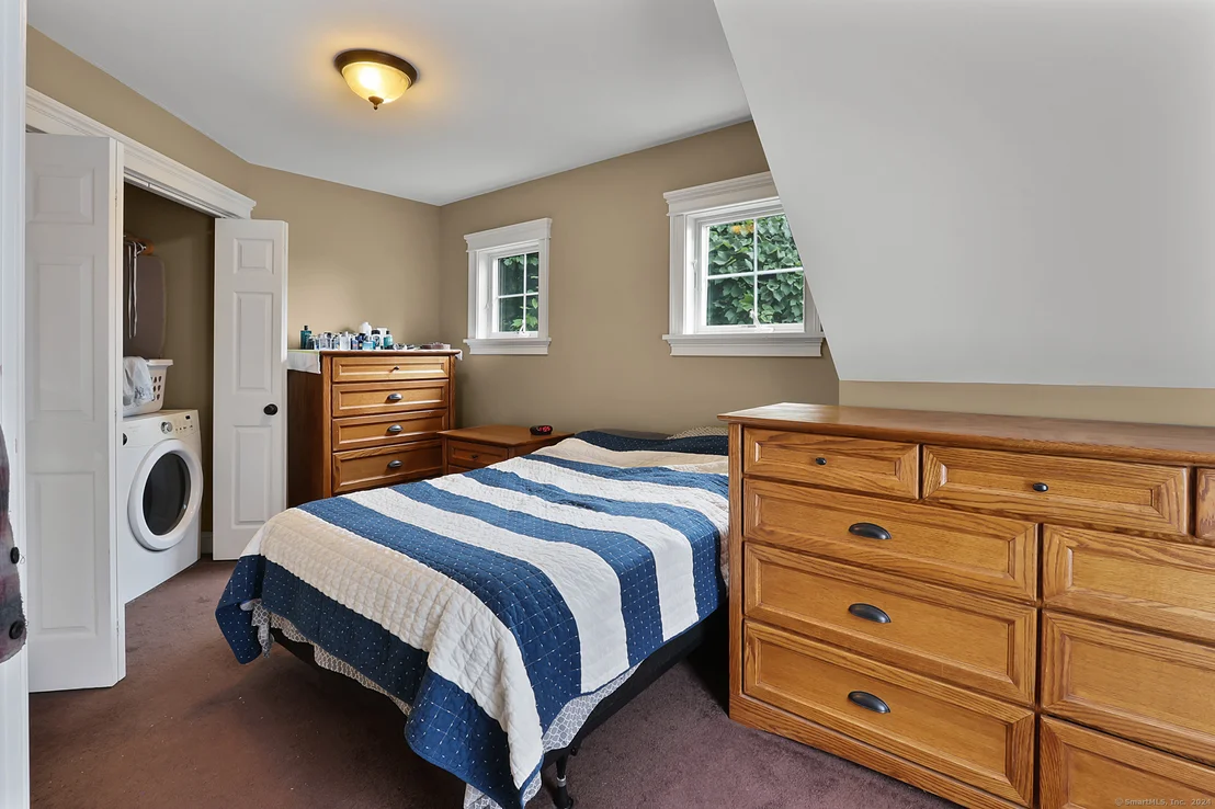 Photo of 75 Maple Street