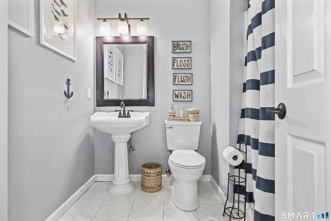 Photo of 7 Circuit Avenue