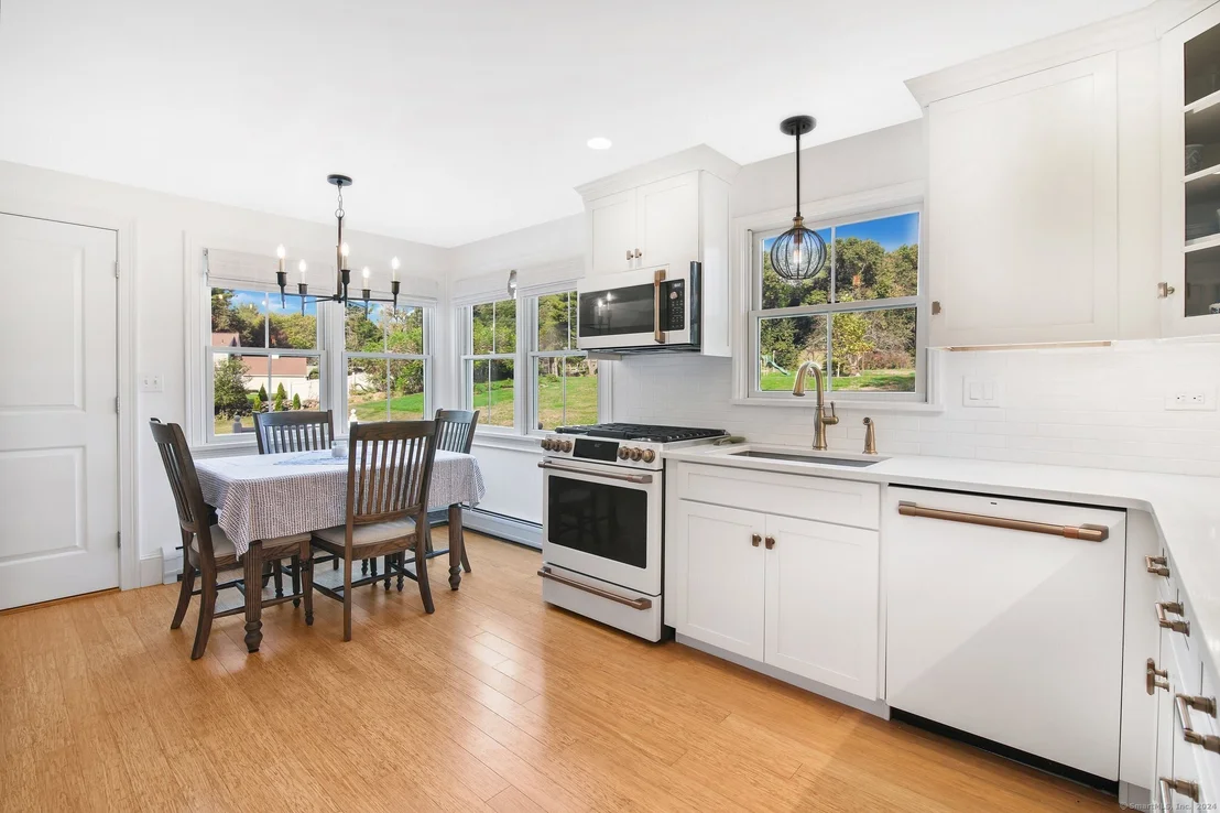 Photo of 21 Colonial Drive