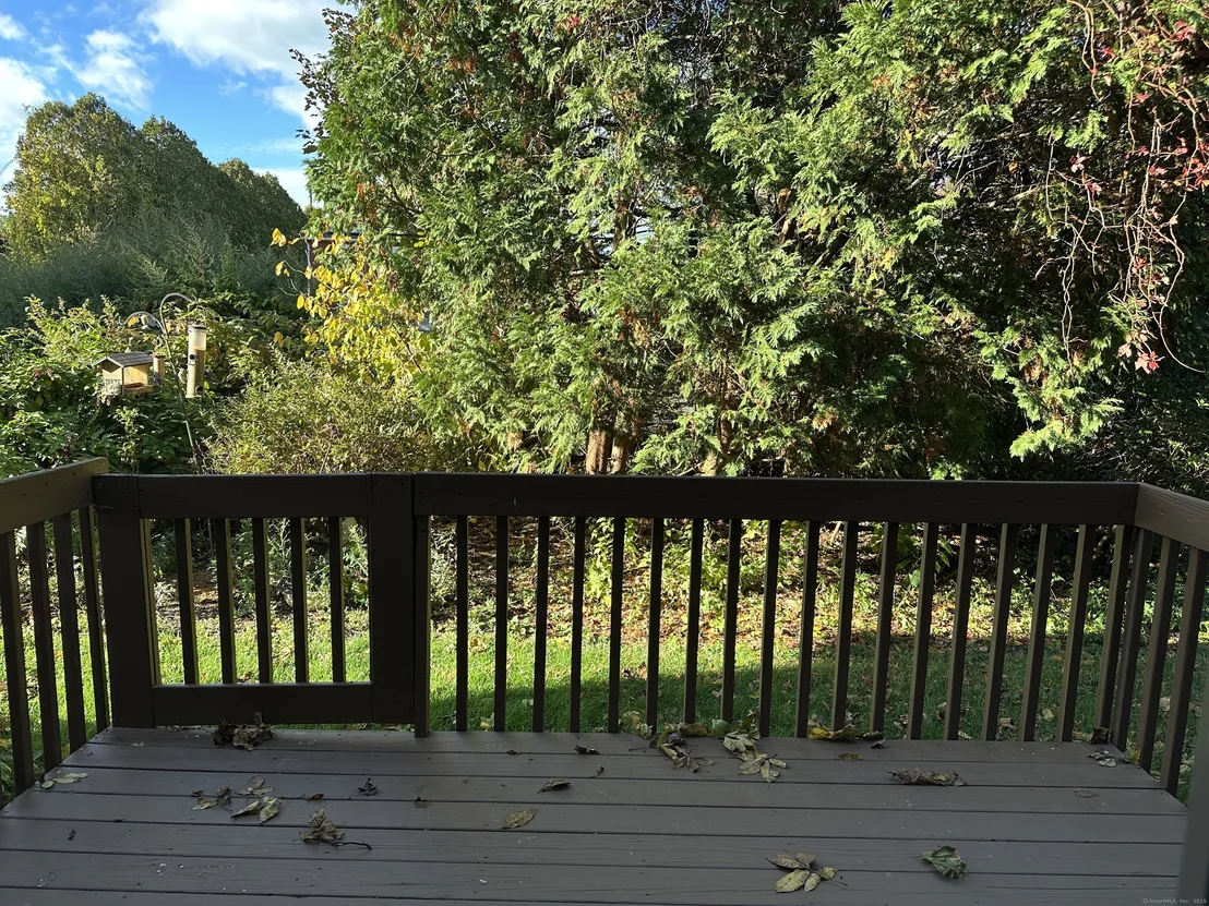 Photo of Unit APT23 at 827 Oronoke Road