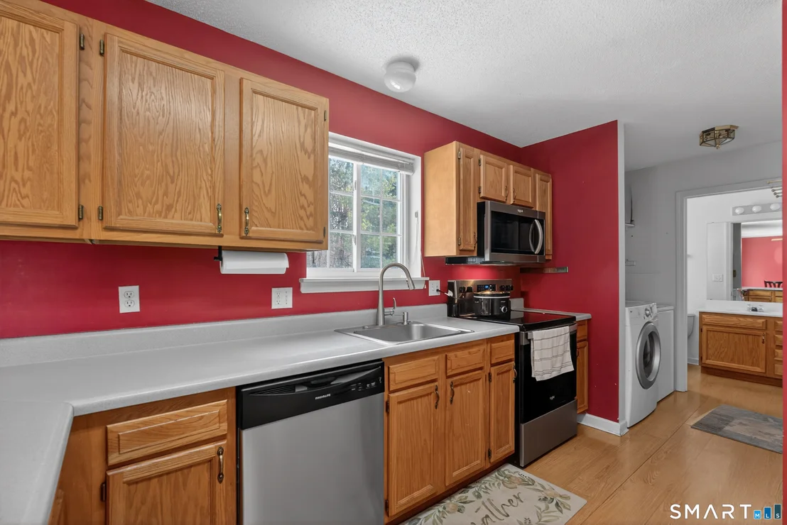 Photo of 230 White Oak Way
