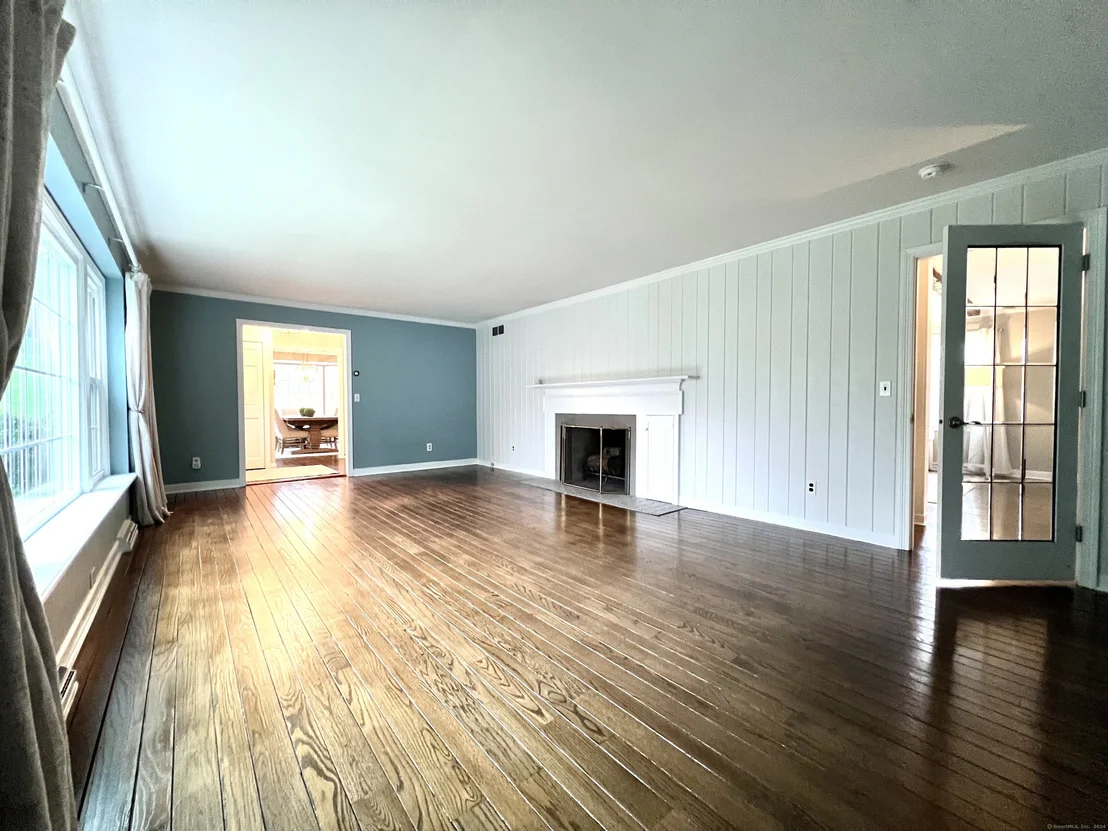 Photo of 320 Westport Road
