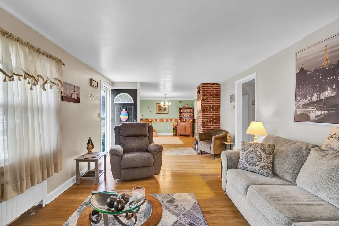 Photo of 114 Mercier Avenue