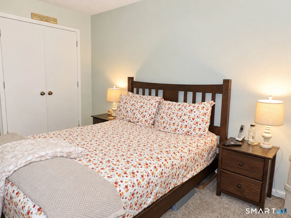 Photo of Unit 34J at 925 Oronoke Road