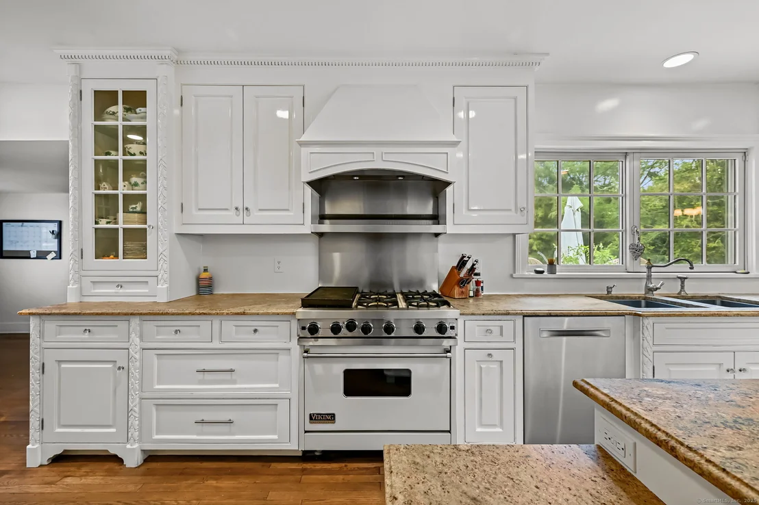 Photo of 330 Ridgefield Road
