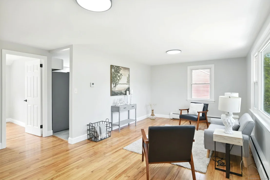 Photo of 843 Overhill Drive
