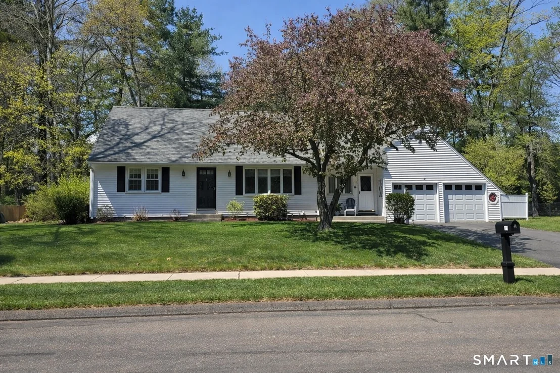 Photo of 11 Hemlock Drive