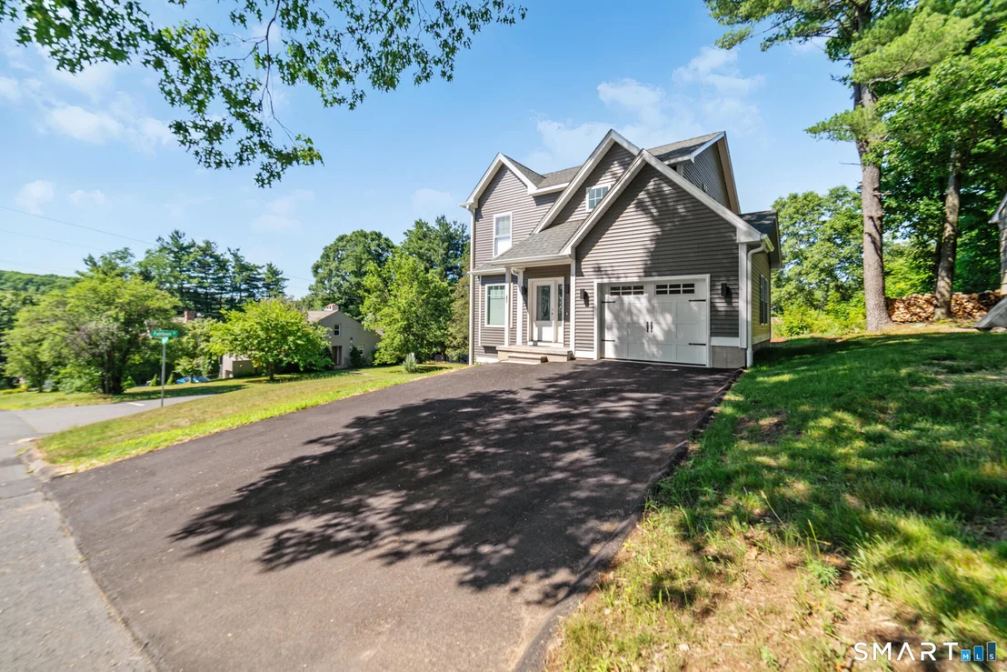 Photo of 85 Vanderbilt Road