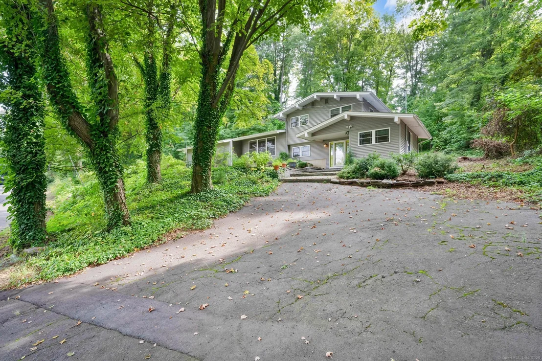 Photo of 2 Cedar Drive