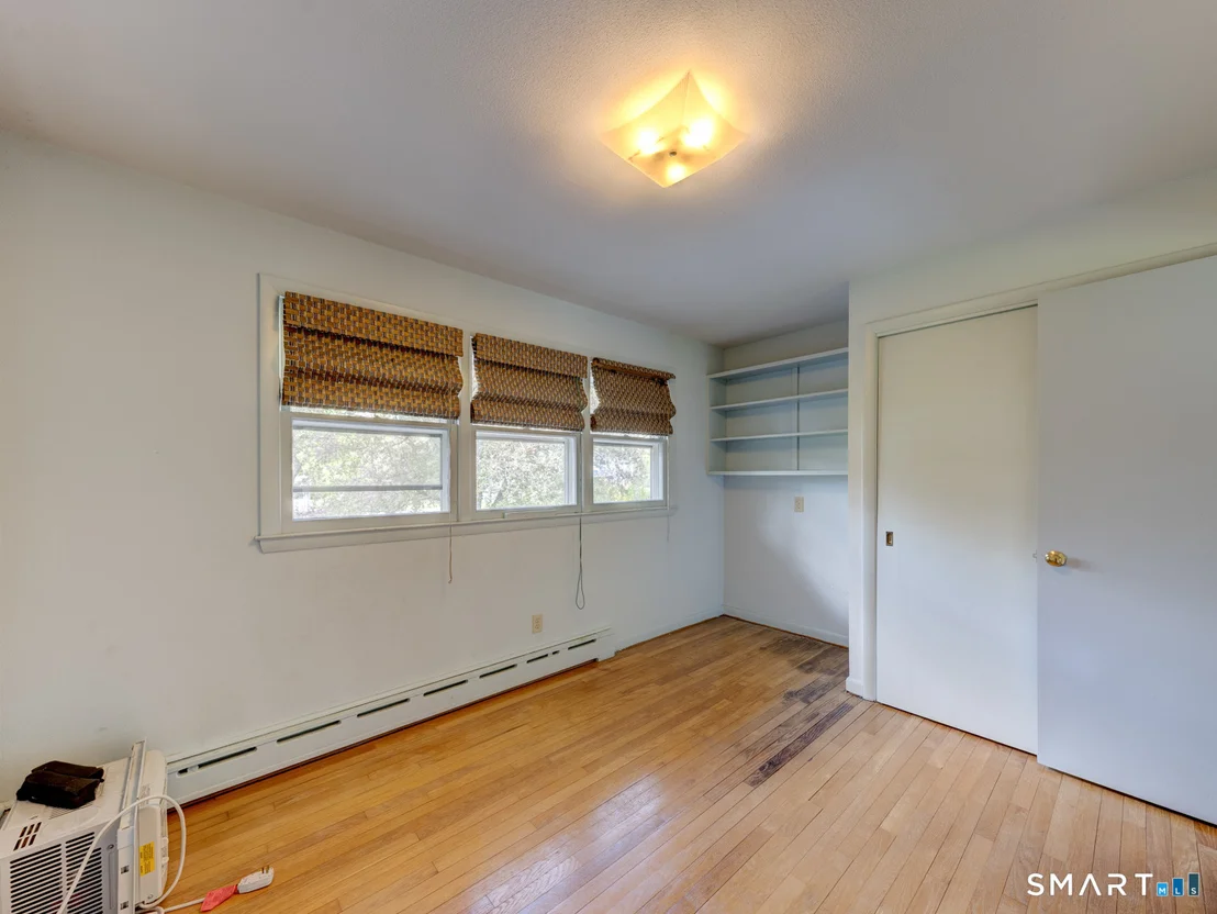 Photo of 284 Chestnut Hill Road