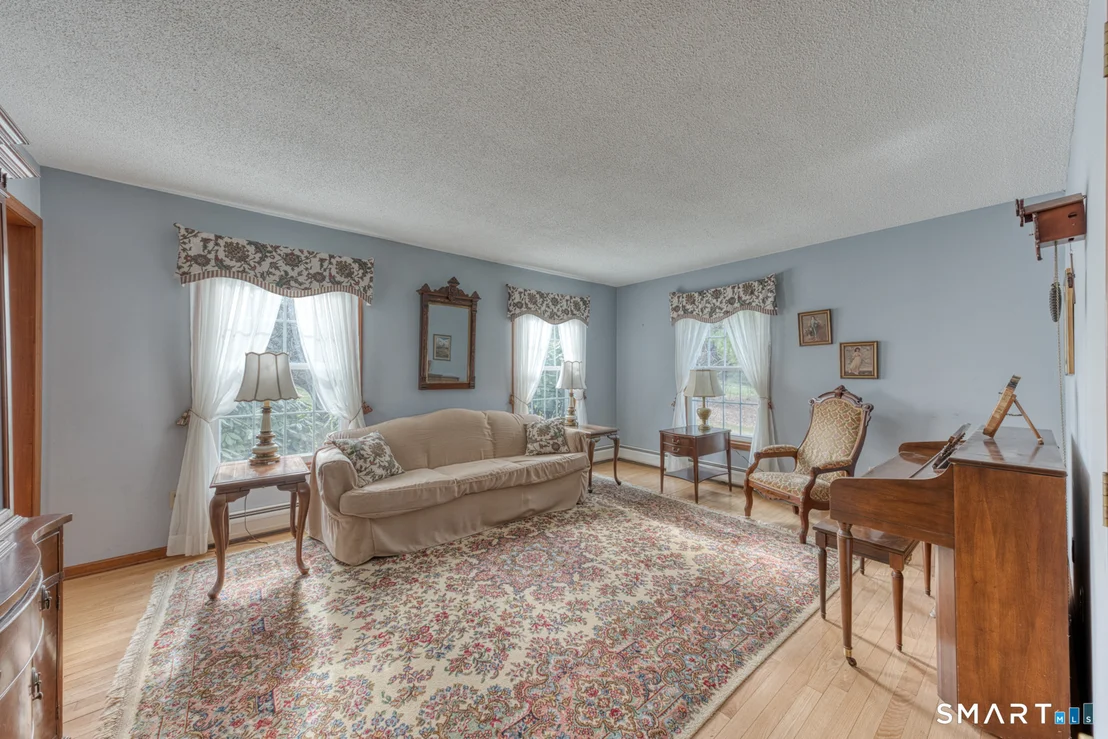 Photo of 1833 Mountain Road