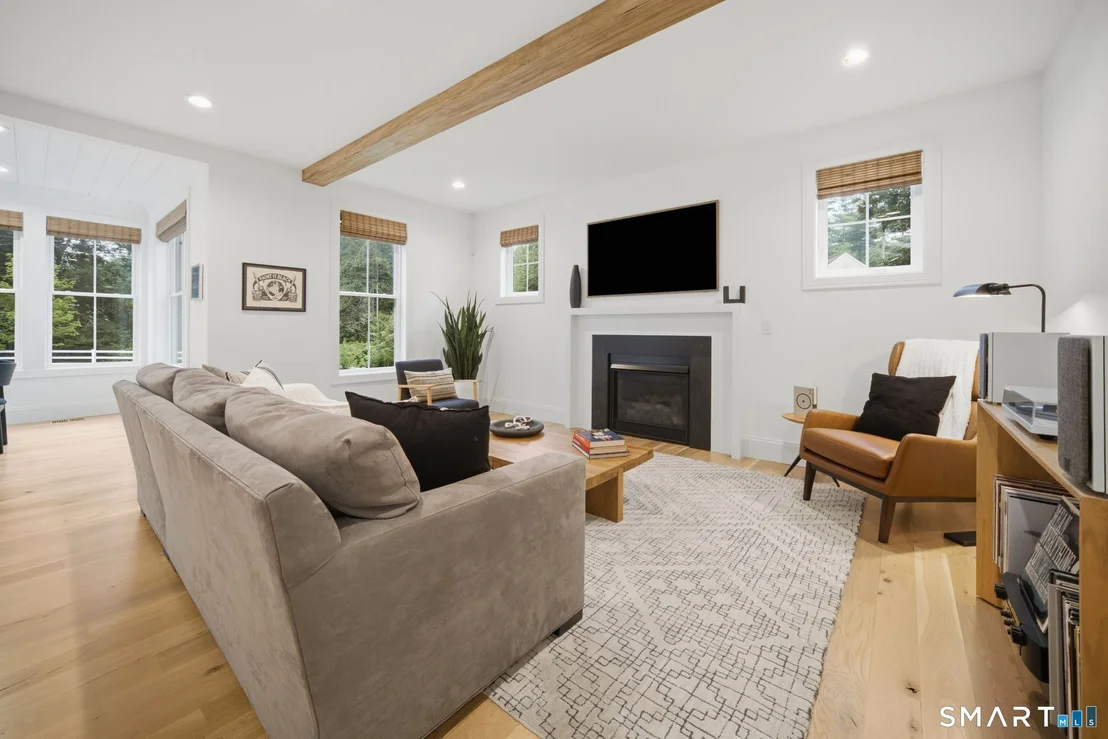 Photo of 43 Oak Ridge Drive