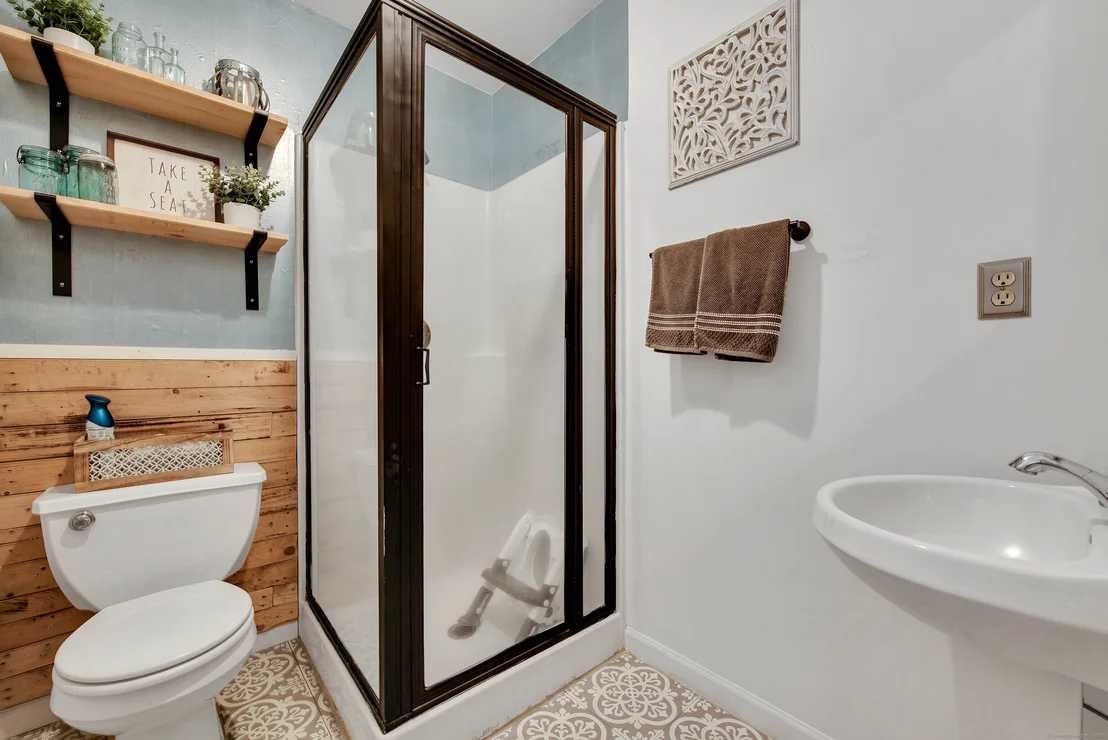 Photo of 185 Greystone Road