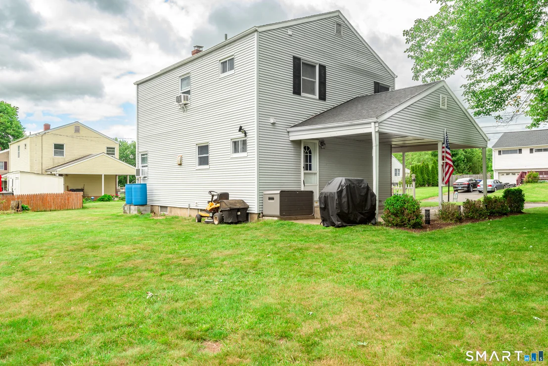 Photo of 50 Putnam Lane