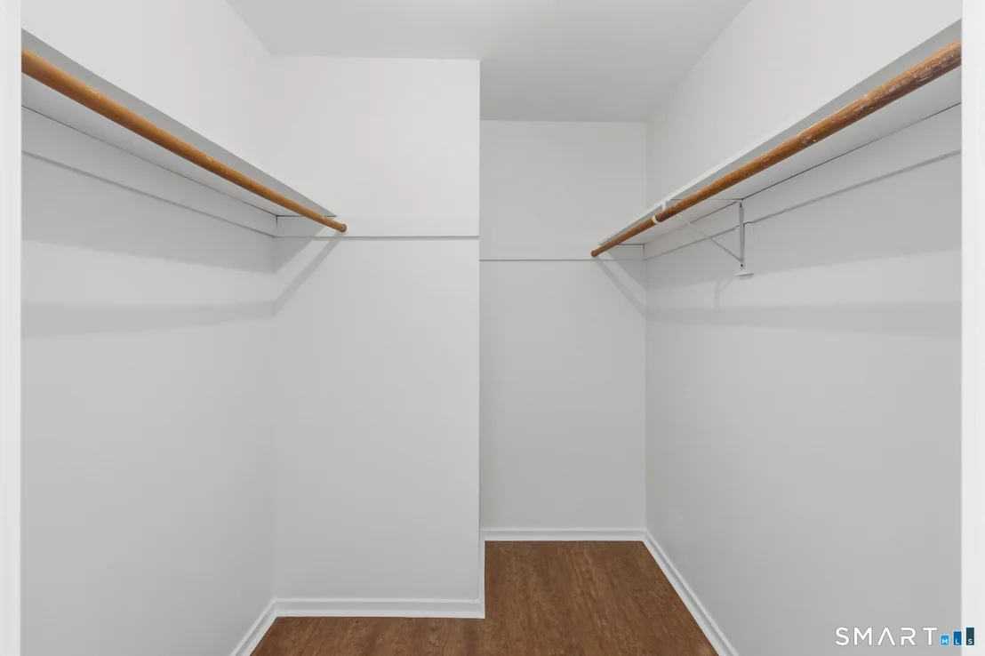 Photo of Unit APT82 at 827 Oronoke Road
