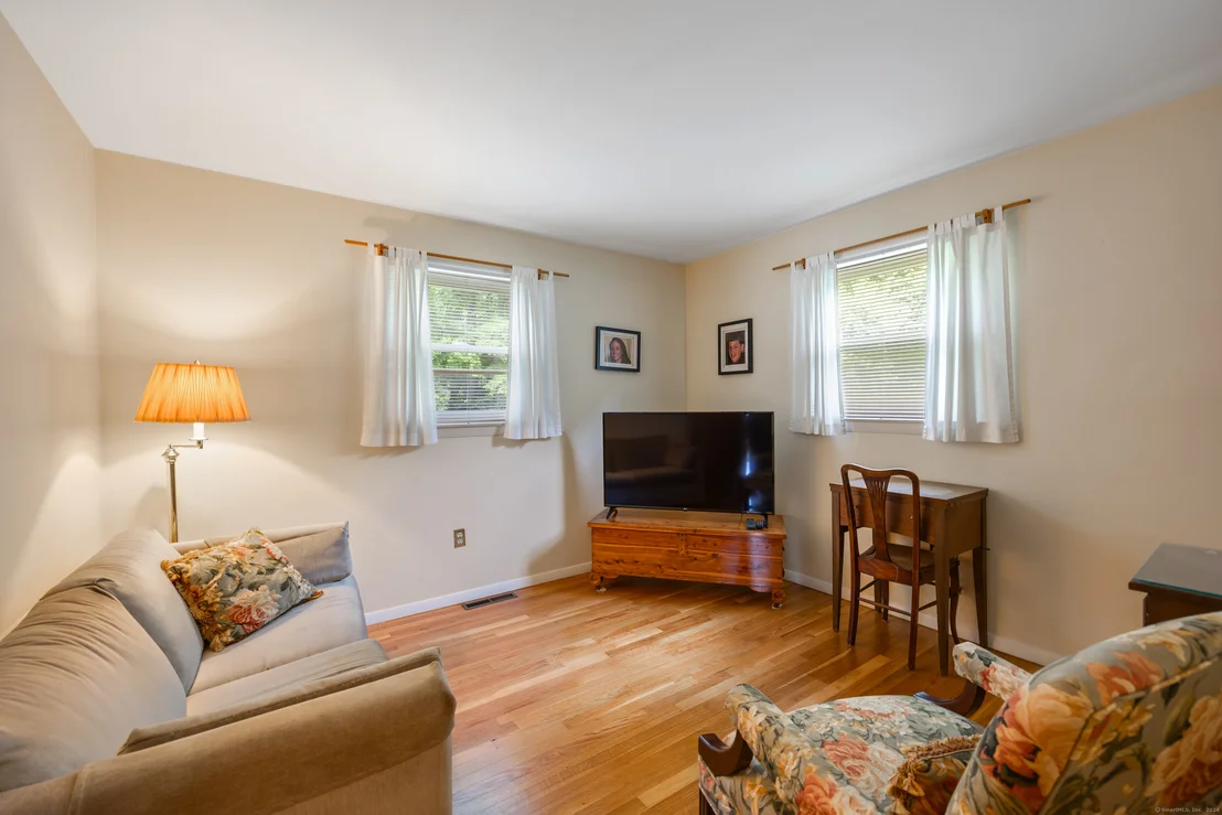 Photo of 2 Cardinal Drive