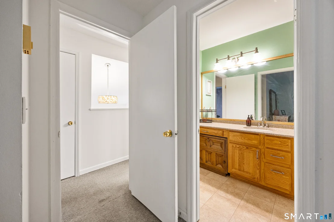 Photo of Unit 41D at 925 Oronoke Road