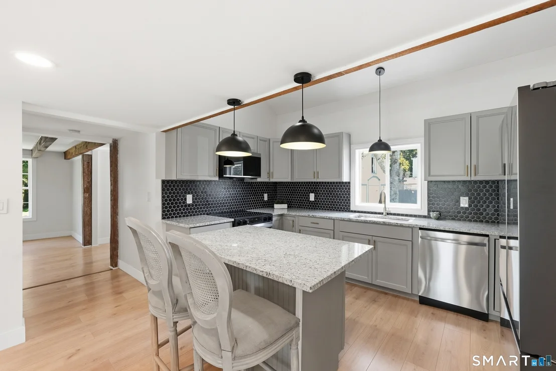 Photo of 369 Thompson Road