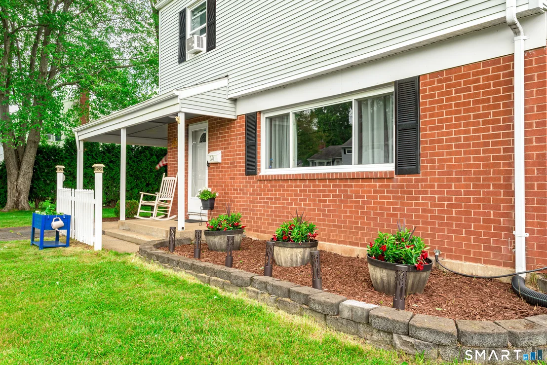 Photo of 50 Putnam Lane
