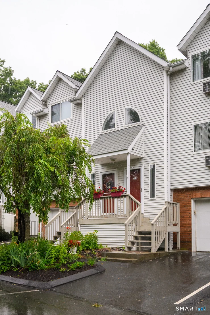 Photo of Unit 25D at 925 Oronoke Road