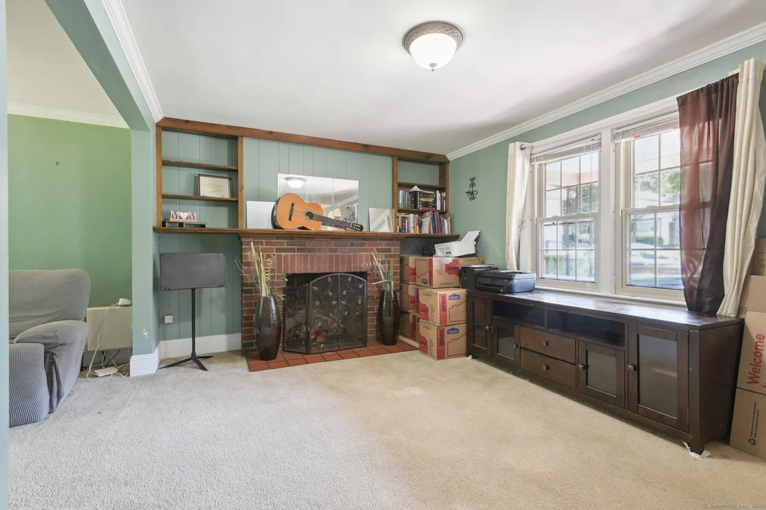 Photo of 574 Gracey Avenue