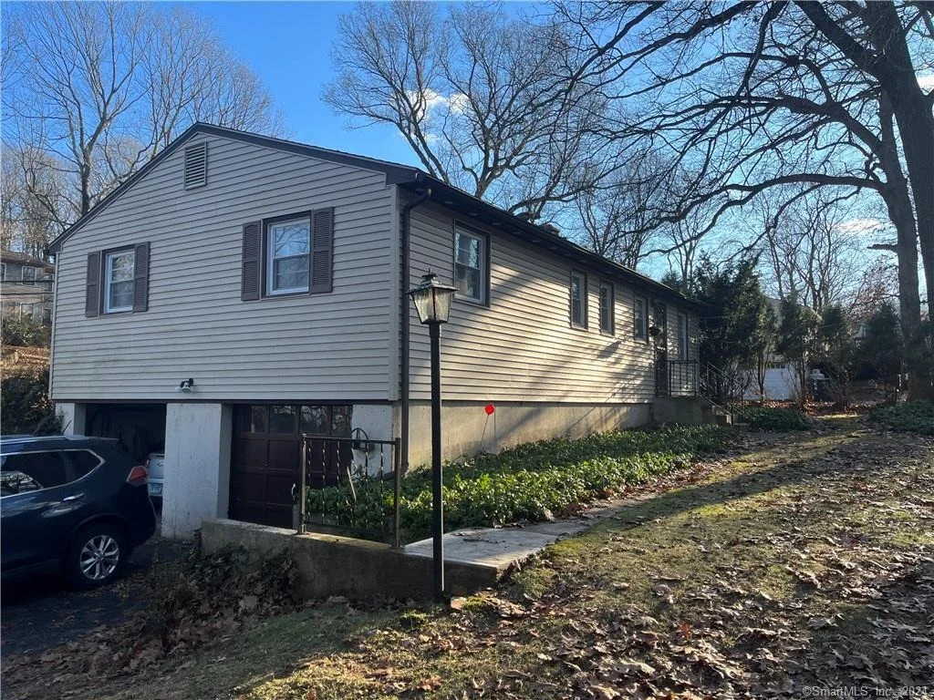 Photo of 1195 Summit Road