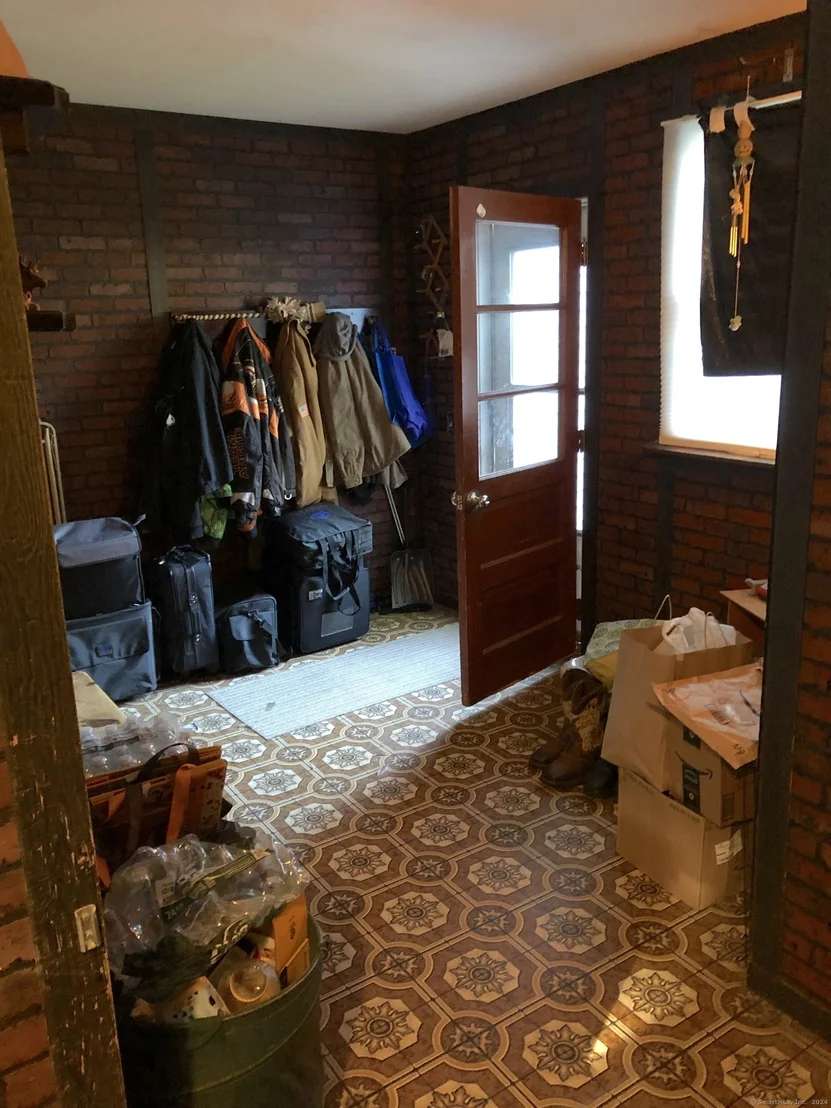Photo of 77 Leslie Street