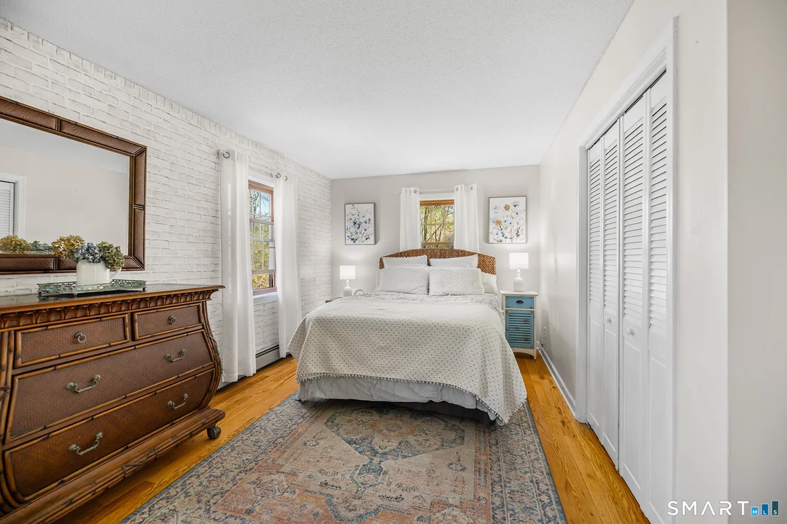 Photo of 1169 Flanders Road