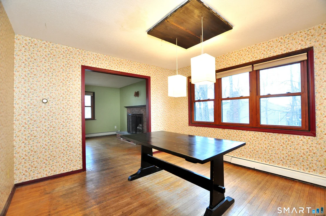 Photo of 121 Wedgewood Drive