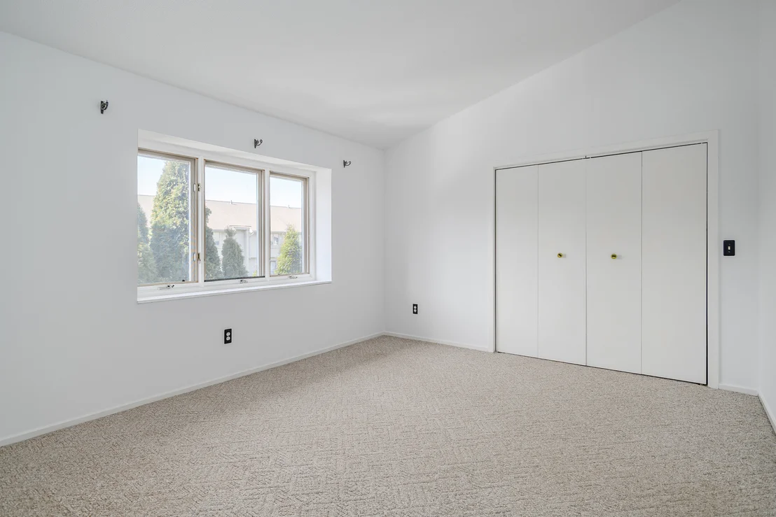 Photo of Unit APT41 at 827 Oronoke Road