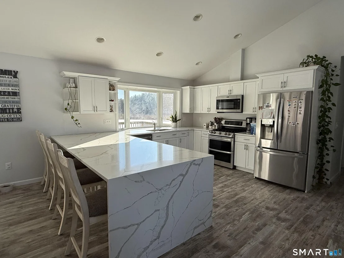 Photo of 380 Mashentuck Road