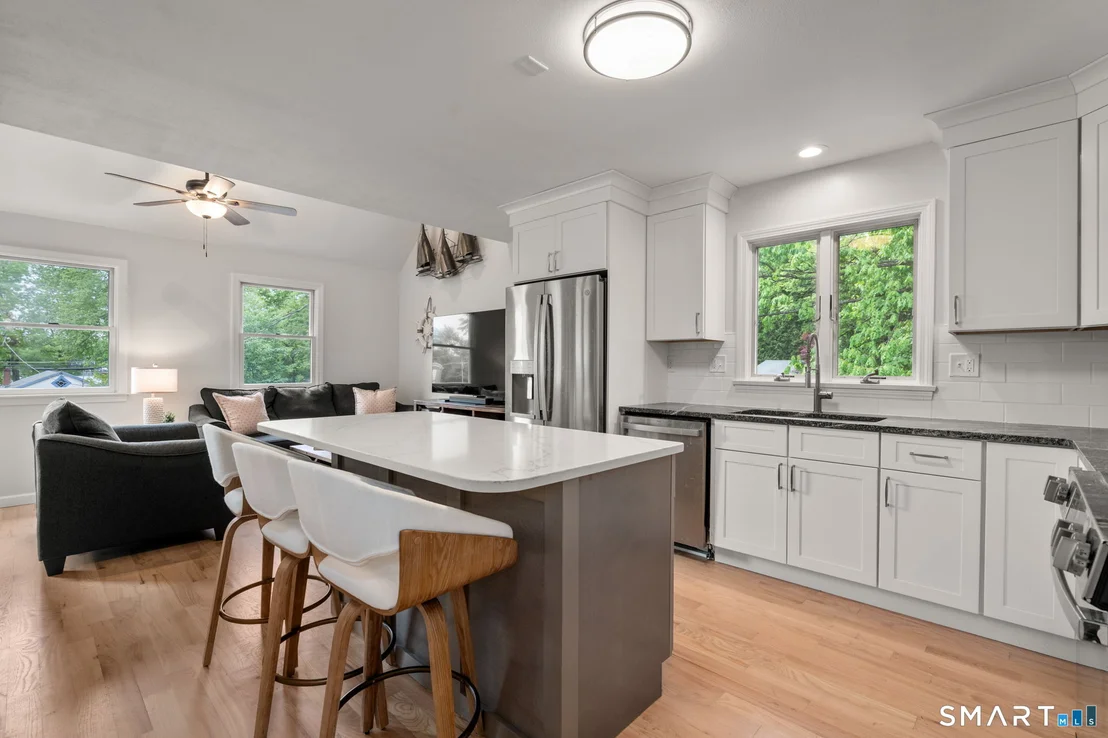 Photo of 440 Lakeview Drive
