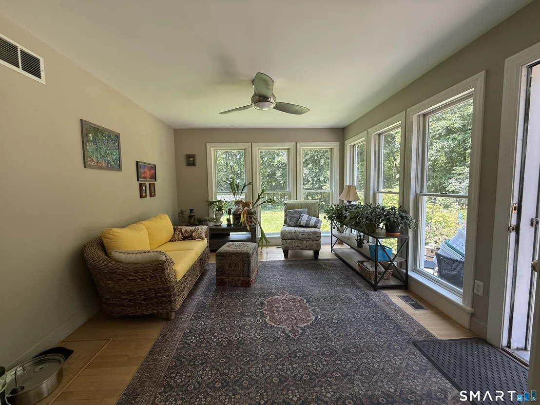 Photo of 455 Westminster Road
