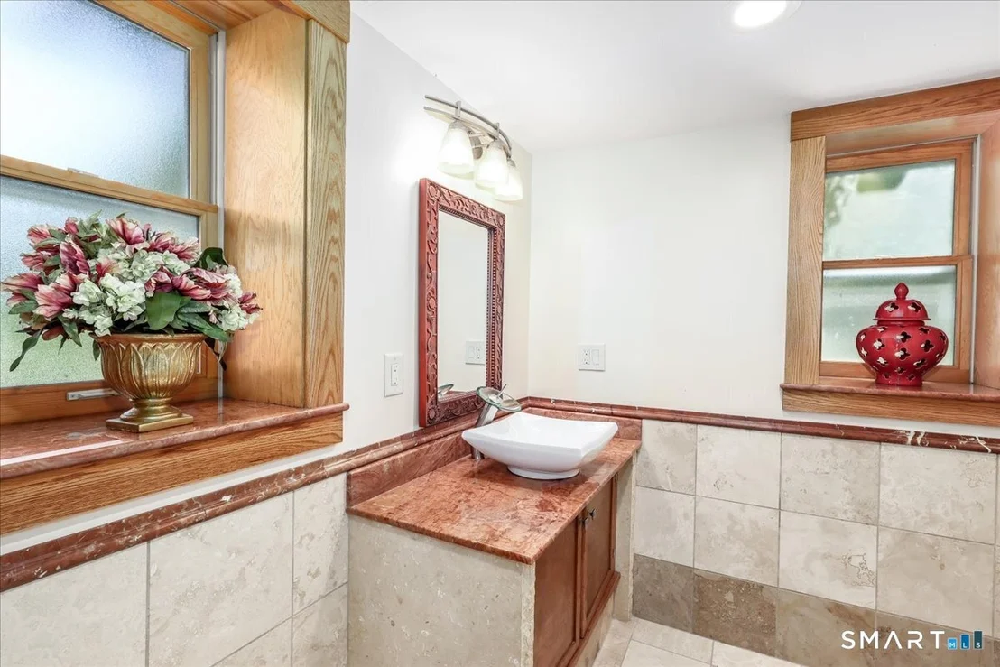 Photo of 161 Derby Avenue
