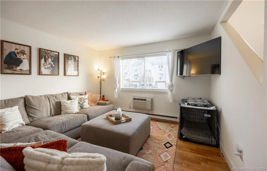Photo of Unit 41D at 925 Oronoke Road