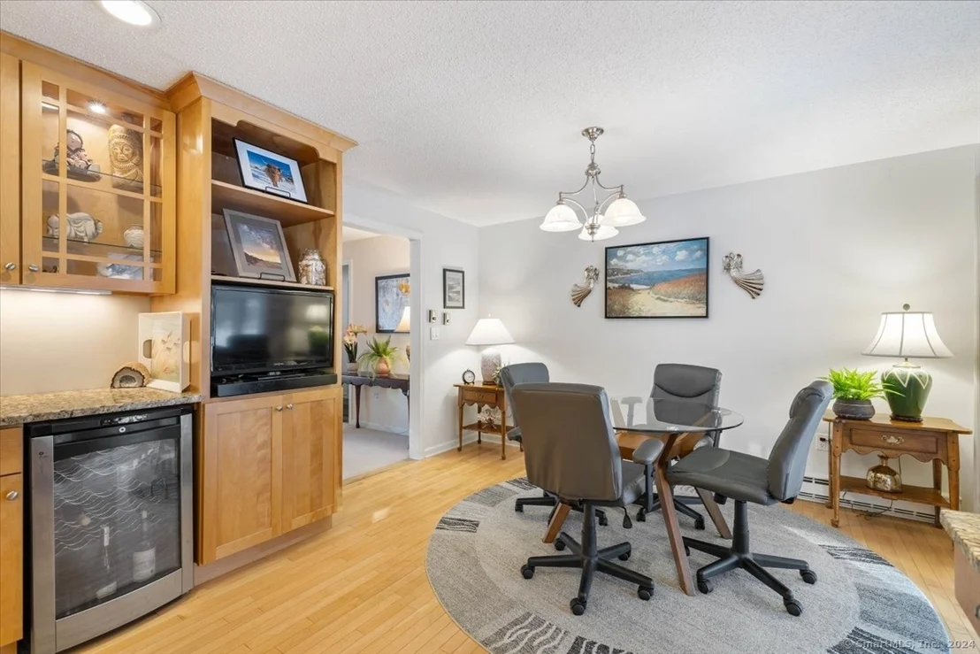 Photo of 2 Colonial Drive
