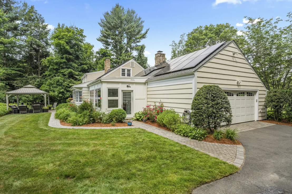 Photo of 691 Buttonball Road