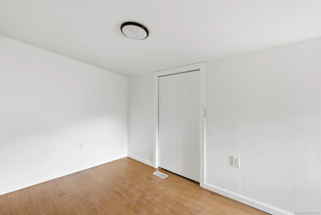 Photo of 18 Pautipaug Hill Road