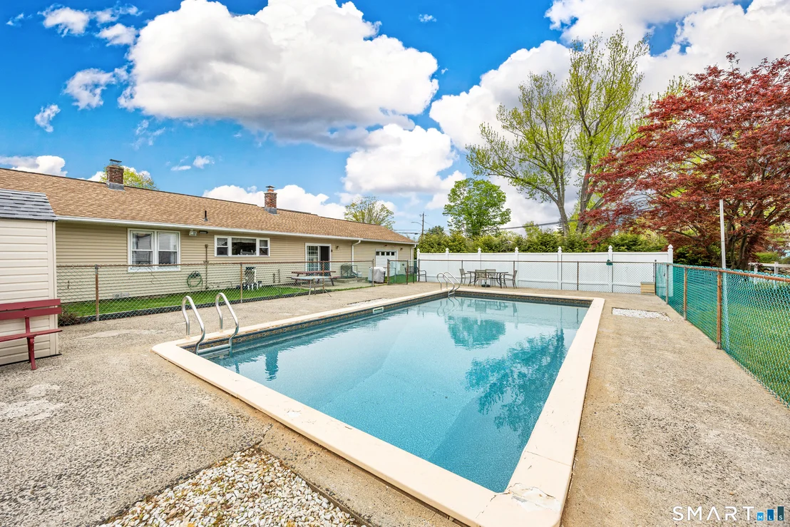 Photo of 44 Beacon Manor Road