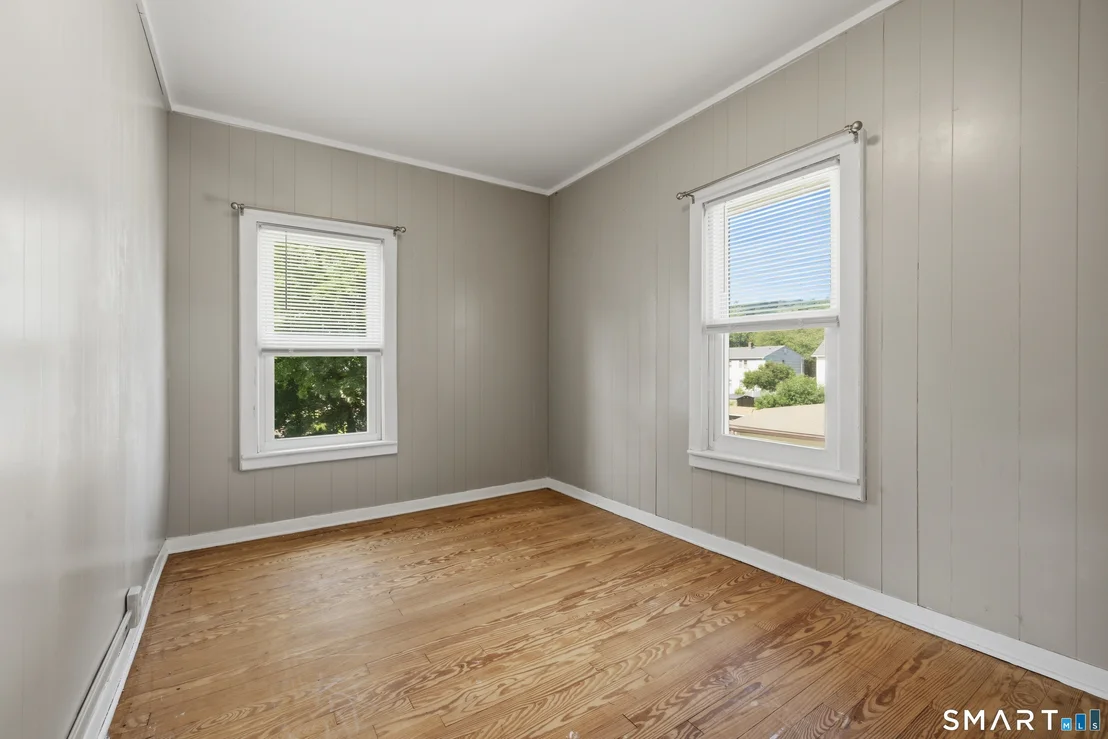 Photo of 25 Maple Avenue