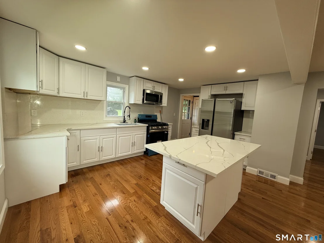 Photo of 62 Mowry Avenue