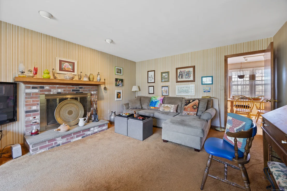 Photo of 325 Oak Drive