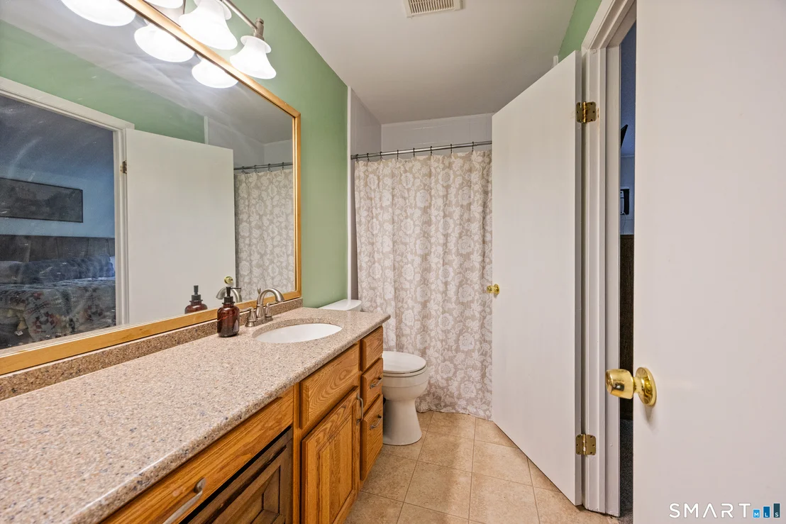 Photo of Unit 41D at 925 Oronoke Road