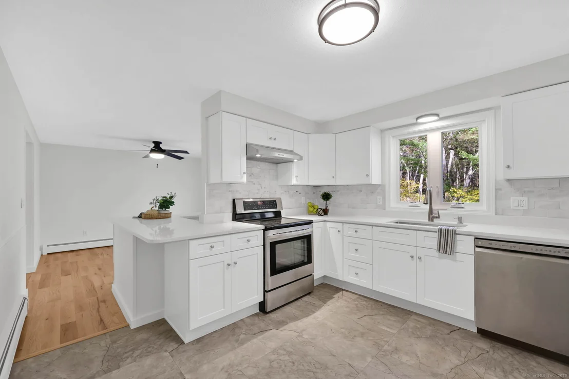 Photo of 527 Merrow Road