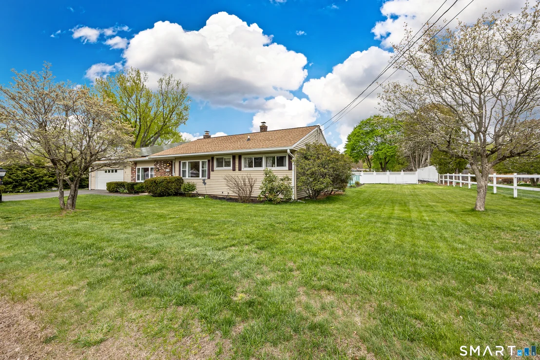 Photo of 44 Beacon Manor Road