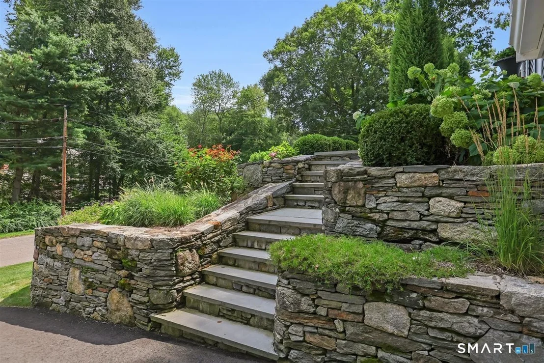 Photo of 32 Stonepost Road