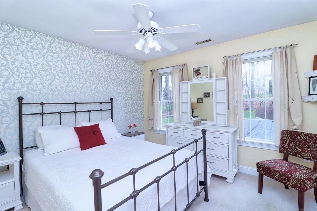Photo of 129 Georgetown Drive